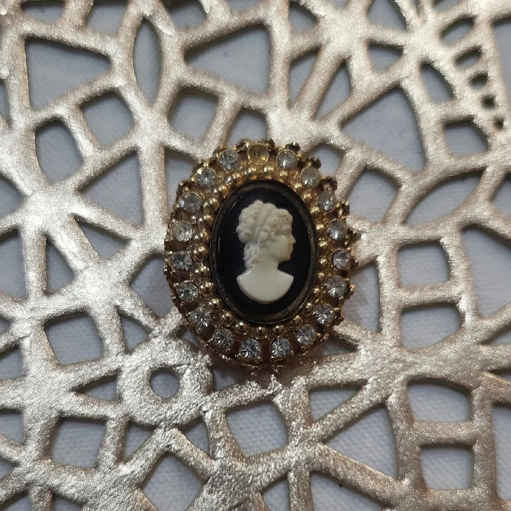 Coro Cameo Brooch Signed Gold Tone Rhinestone Victorian Revival